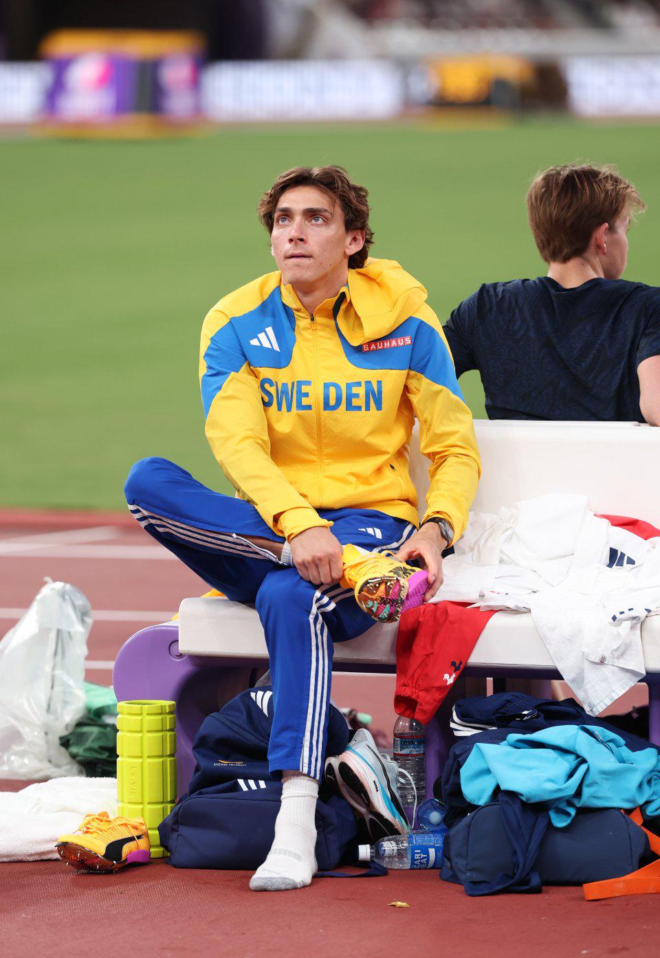 这是他职业, 将横杆高度, 登上世锦赛 这是他职业, 将横杆高度, 登上世锦赛