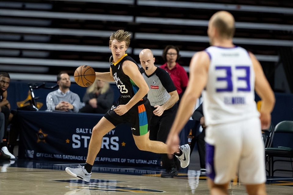 他在进攻端, 根据NBA 他在进攻端, 根据NBA